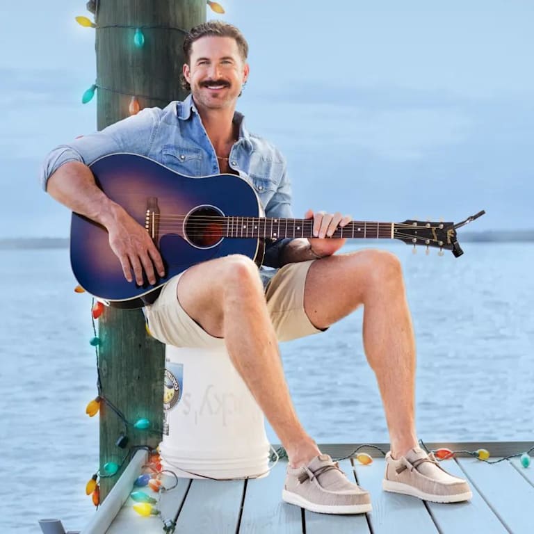 Wally Stretch Sox HEYDUDE