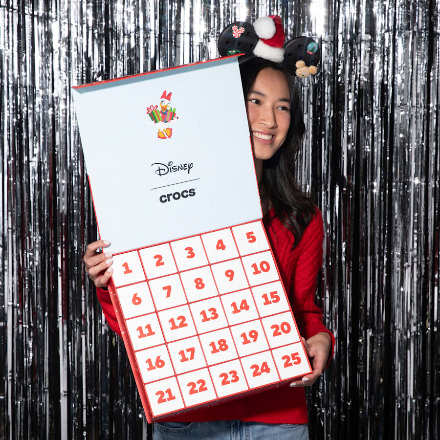 Disney Mickey & Friends Holiday Advent Calendar - Charms on packing card - Jibbitz Charms