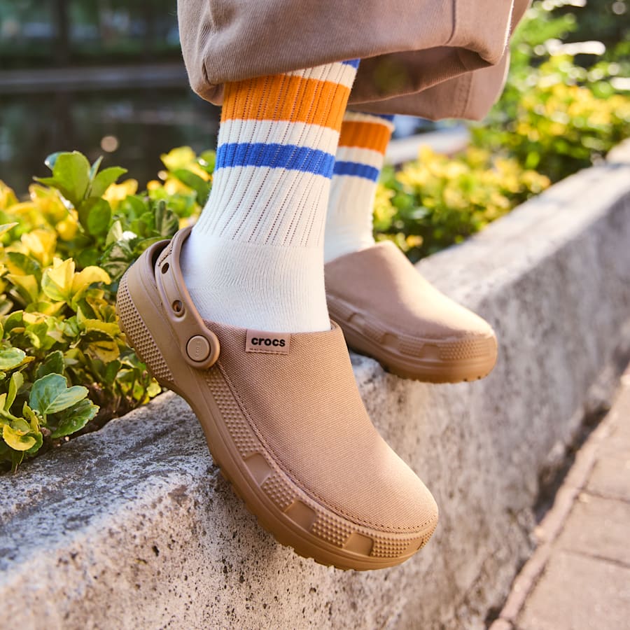 products/211354_2JJ_ALT105 - Crocs