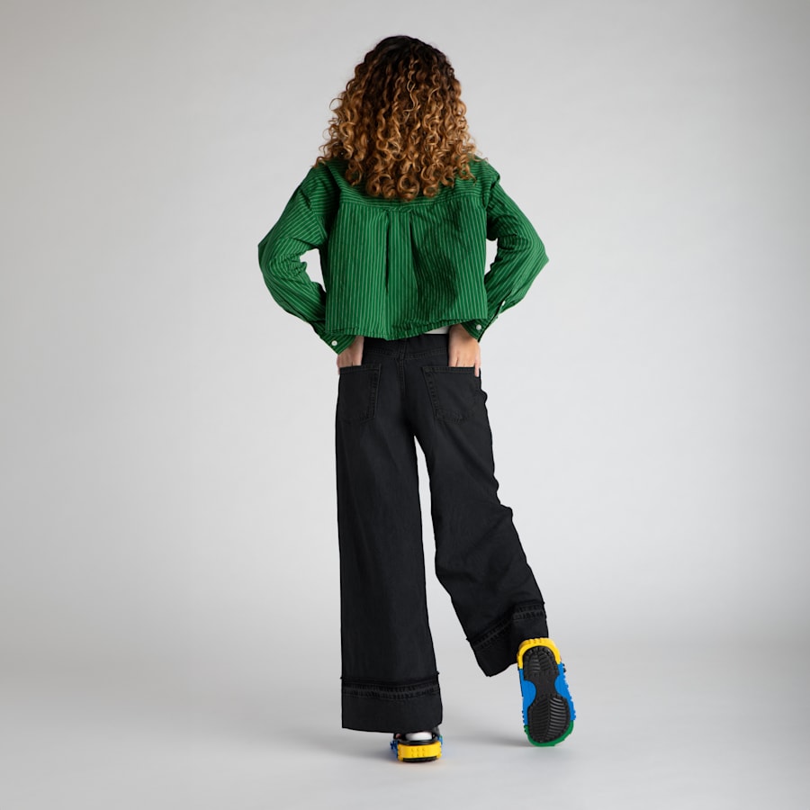 products/211873_001_ALT170 - Crocs
