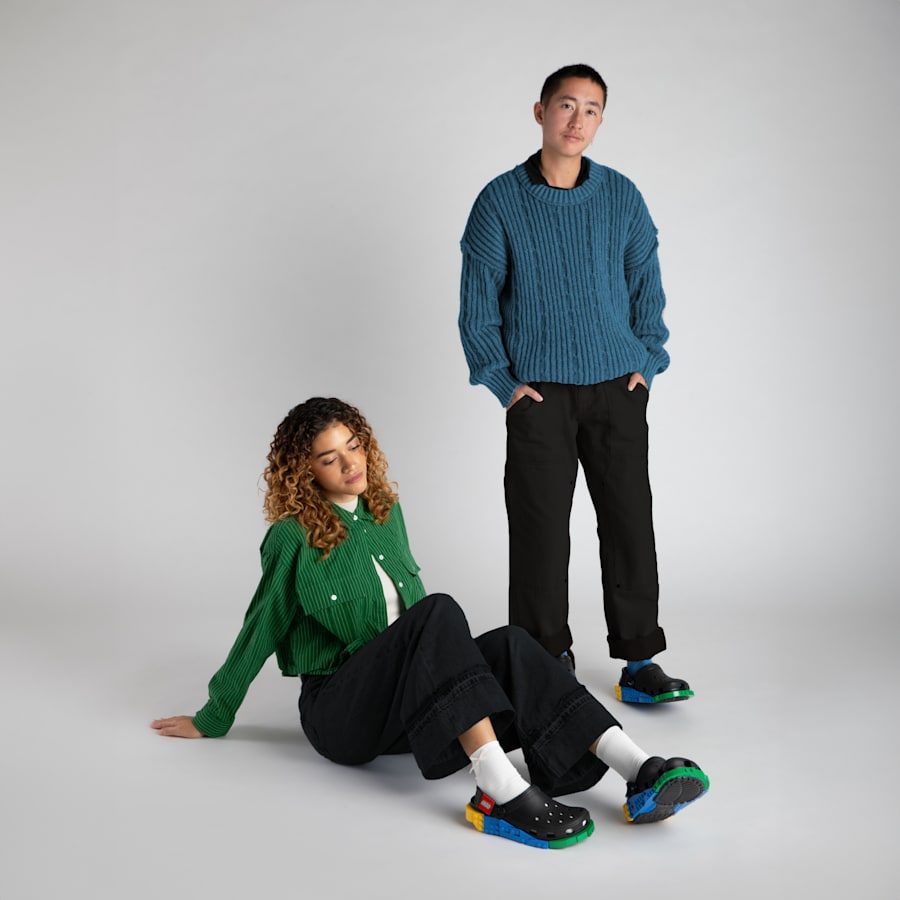 products/211873_001_ALT180 - Crocs