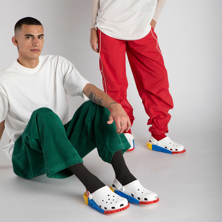 products/211873_100_ALT170 - Crocs