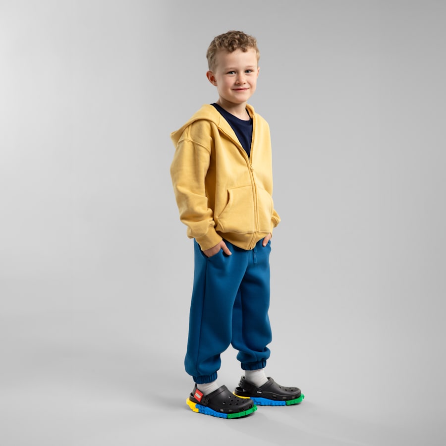 products/211874_001_ALT180 - Crocs