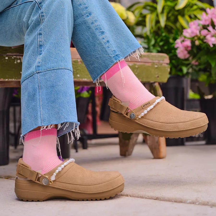 products/211930_2JJ_ALT105 - Crocs