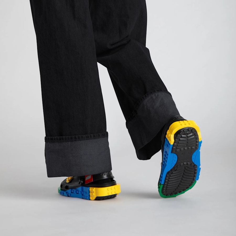 products/213655_90H_ALT170 - Crocs