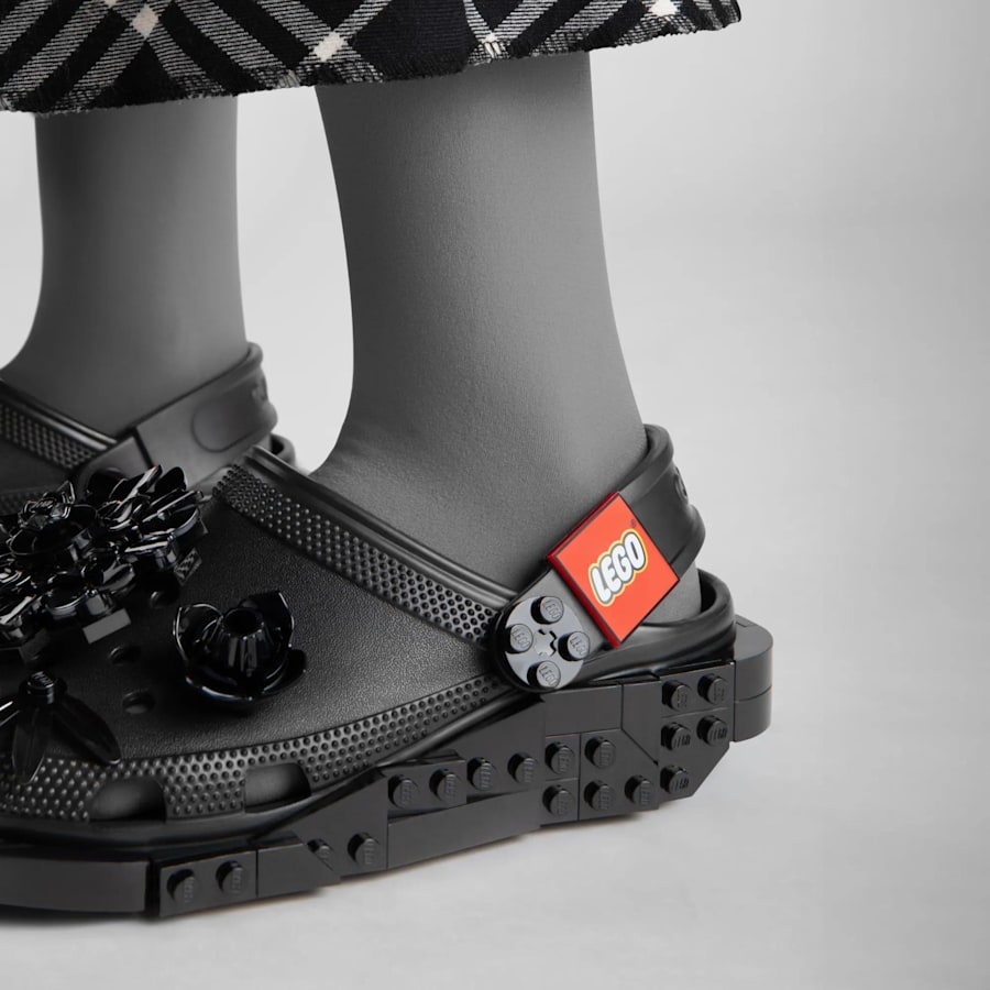 products/213717_90H_ALT170 - Crocs