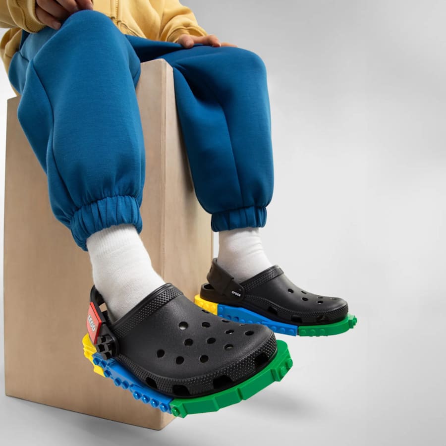 products/213812_001_ALT170 - Crocs