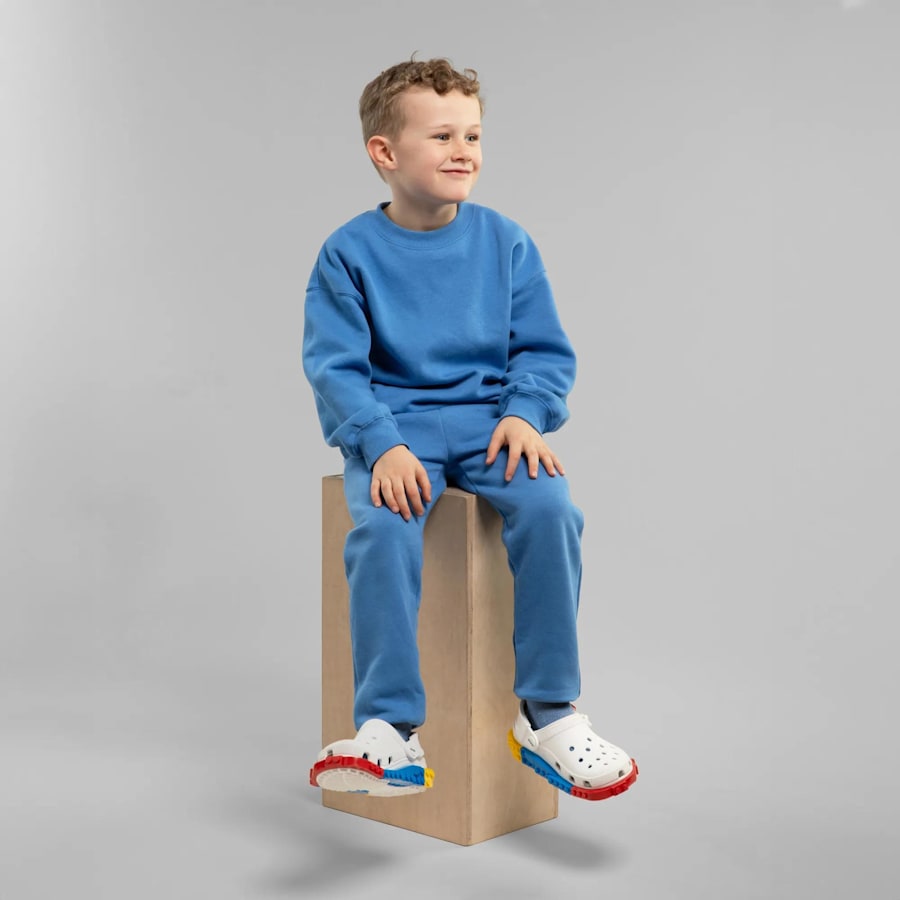 products/213812_100_ALT180 - Crocs