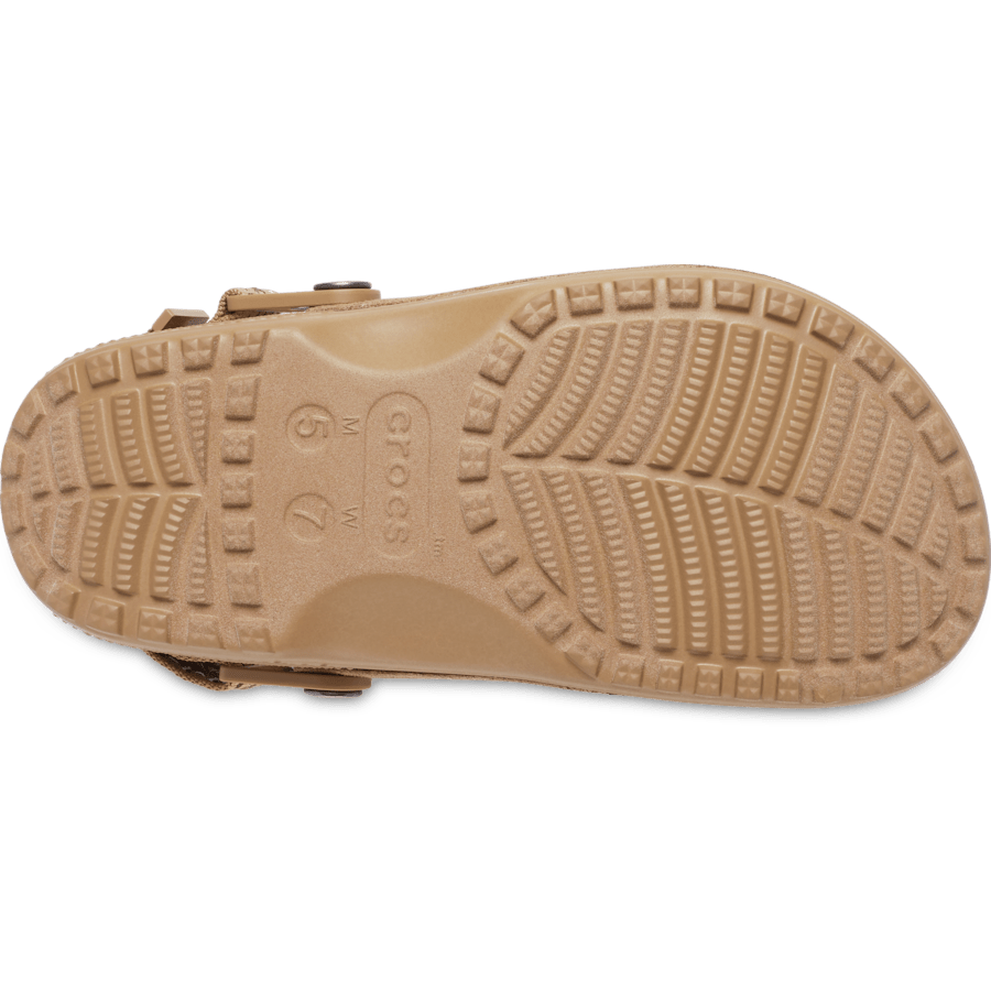 Couleur Crafted Vegan Suede Stitch Clog - Dessous - Crocs