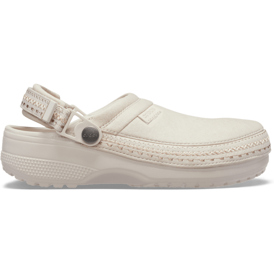 Couleur Crafted Vegan Suede Stitch Clog - Côté - Crocs