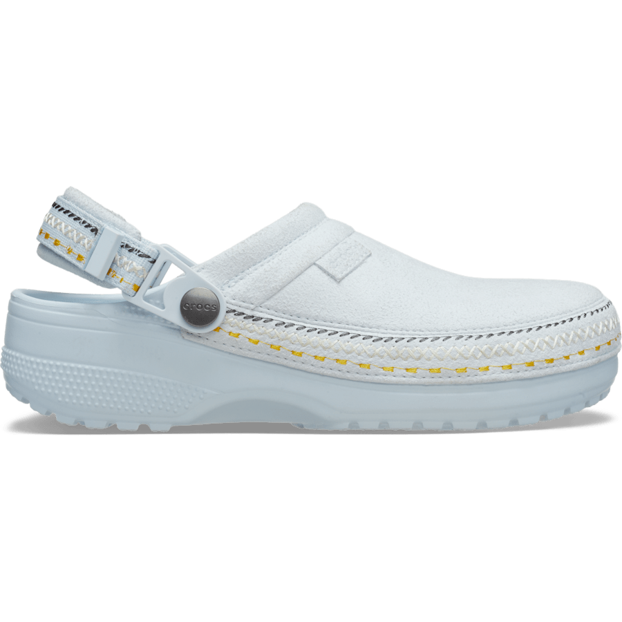 Couleur Crafted Vegan Suede Stitch Clog - Côté - Crocs
