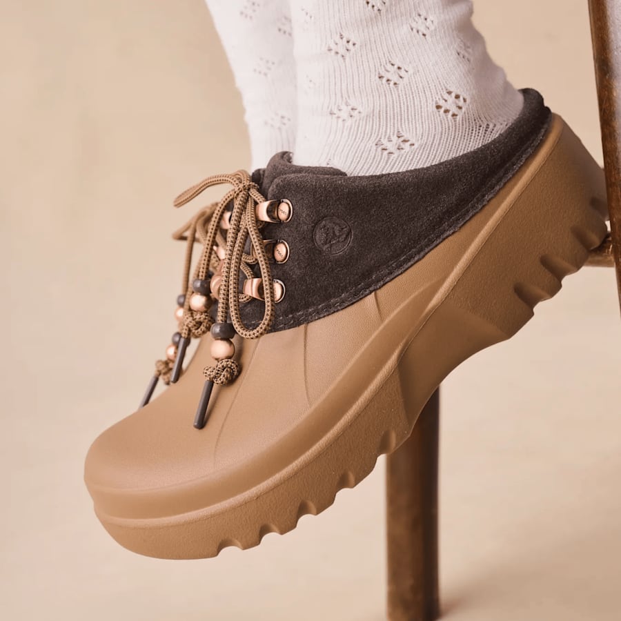 products/214137_2MV_ALT105 - Crocs