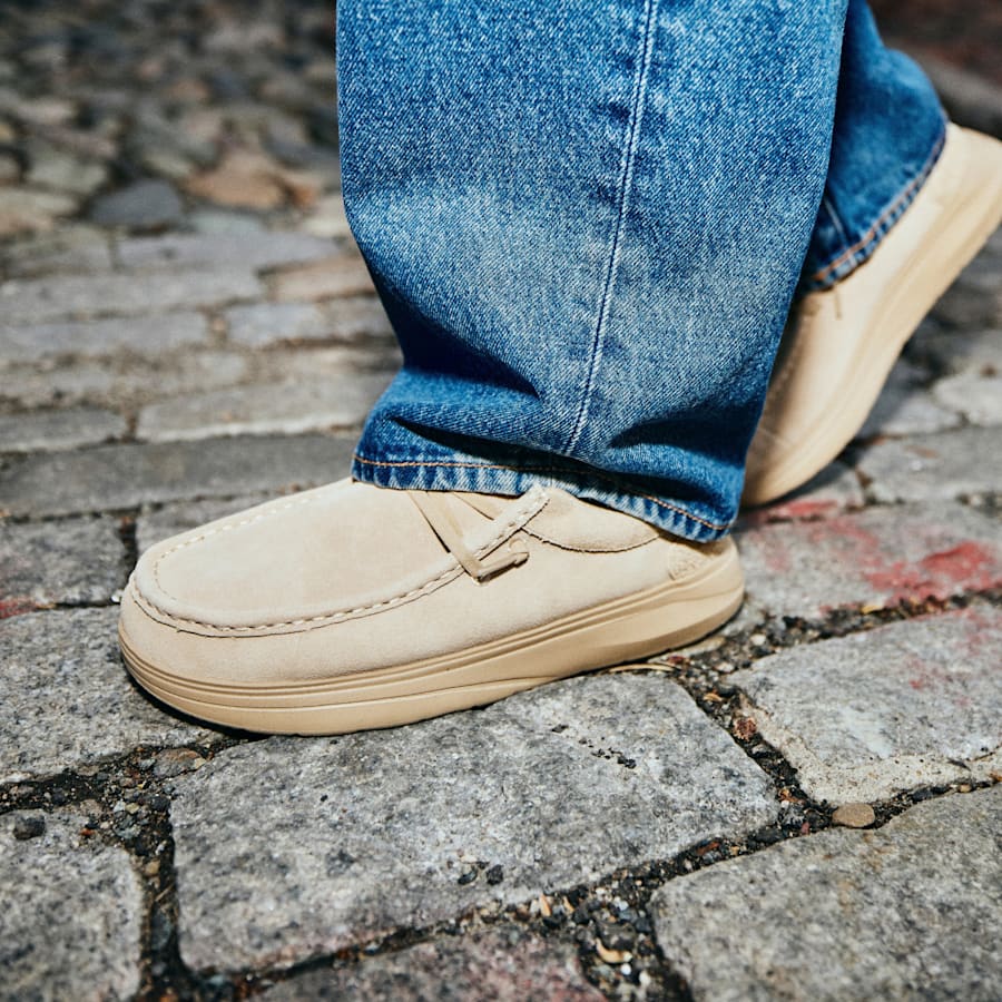 products/42641_265_ALT115 - HEYDUDE