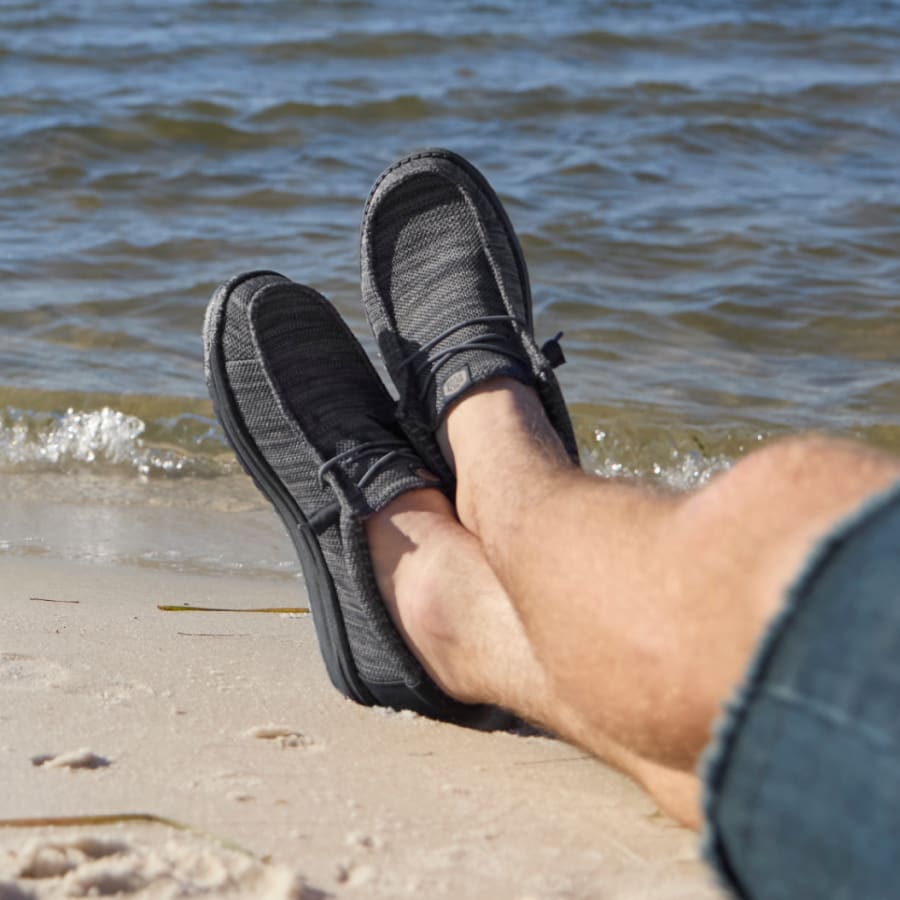 products/42660_001_ALT105 - HEYDUDE