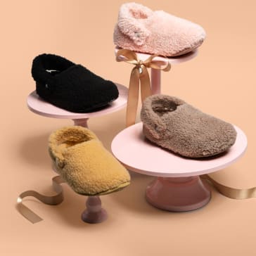 Crocs home slippers discount