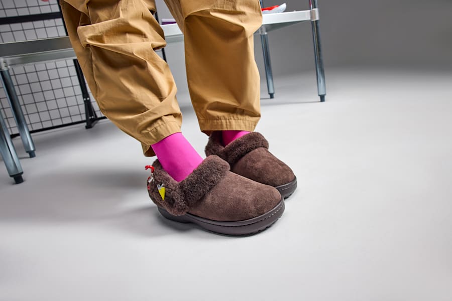 CROCS クラシックアンファーゲッタブル ヴィーガン スウェード クロッグ クロックス公式】クラシック アンファーゲッタブル ヴィーガン