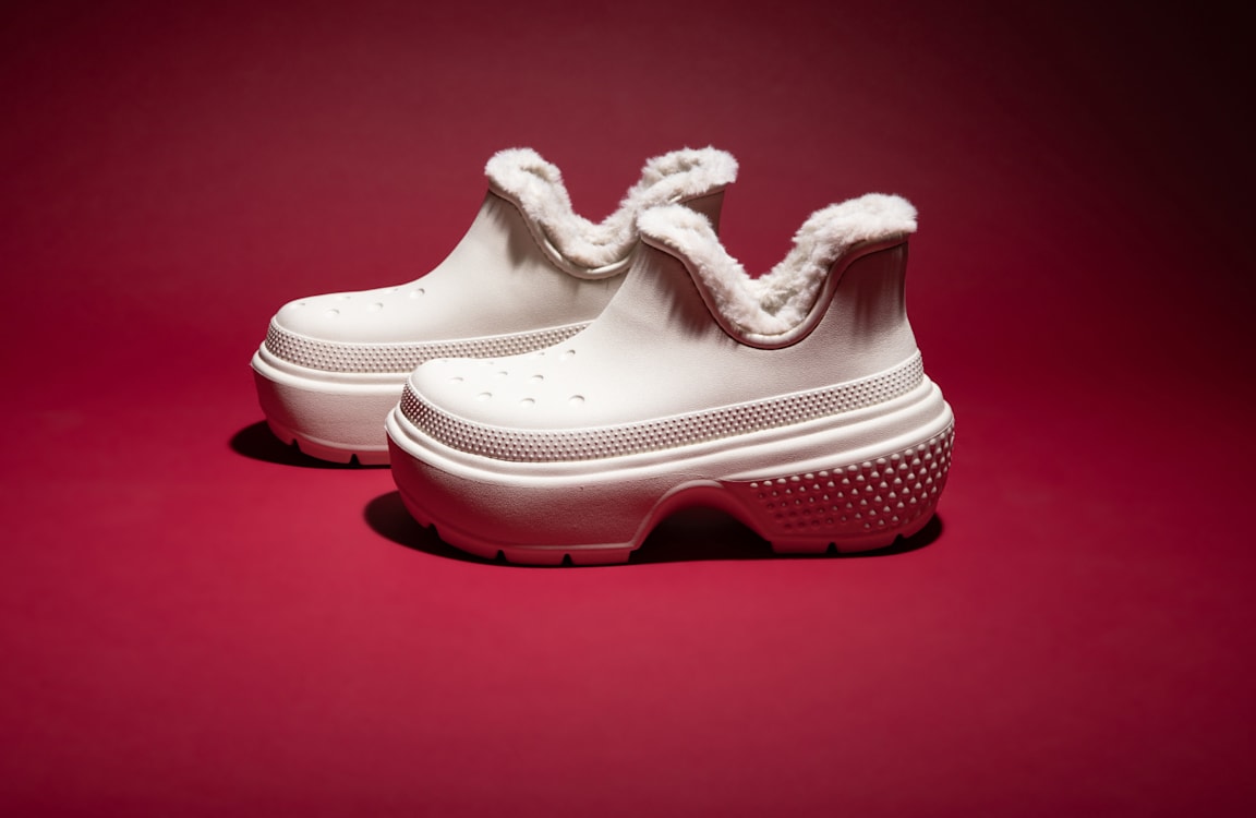 新品】Crocs 黒 ファー サンダルストンプラインドクロッグ 28cm