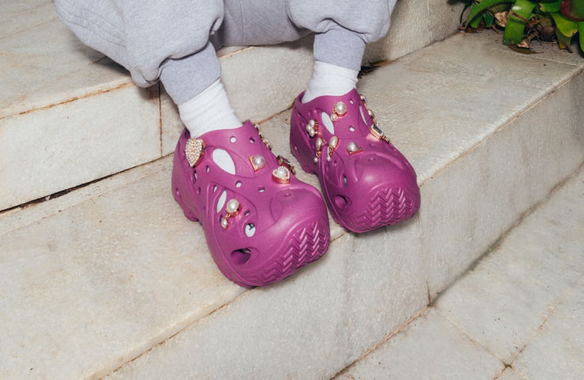 clogs-sandals-sneakers-jibbitz-come-as-you-are-crocs-shop-the