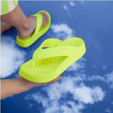 Crocs Slipper - Crocs Flat Chappal Price Starting From Rs 1,181/Pr