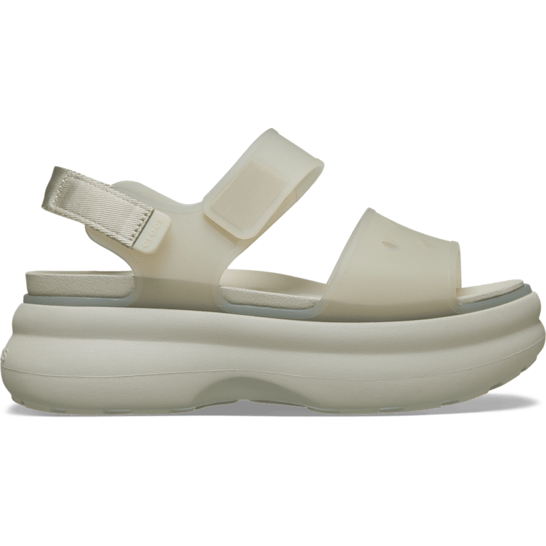 たるお Soho Frosted Y Strap Sandal - Crocs