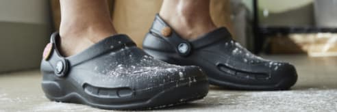 wisdom employment By name Men's Sneakers - Crocs
