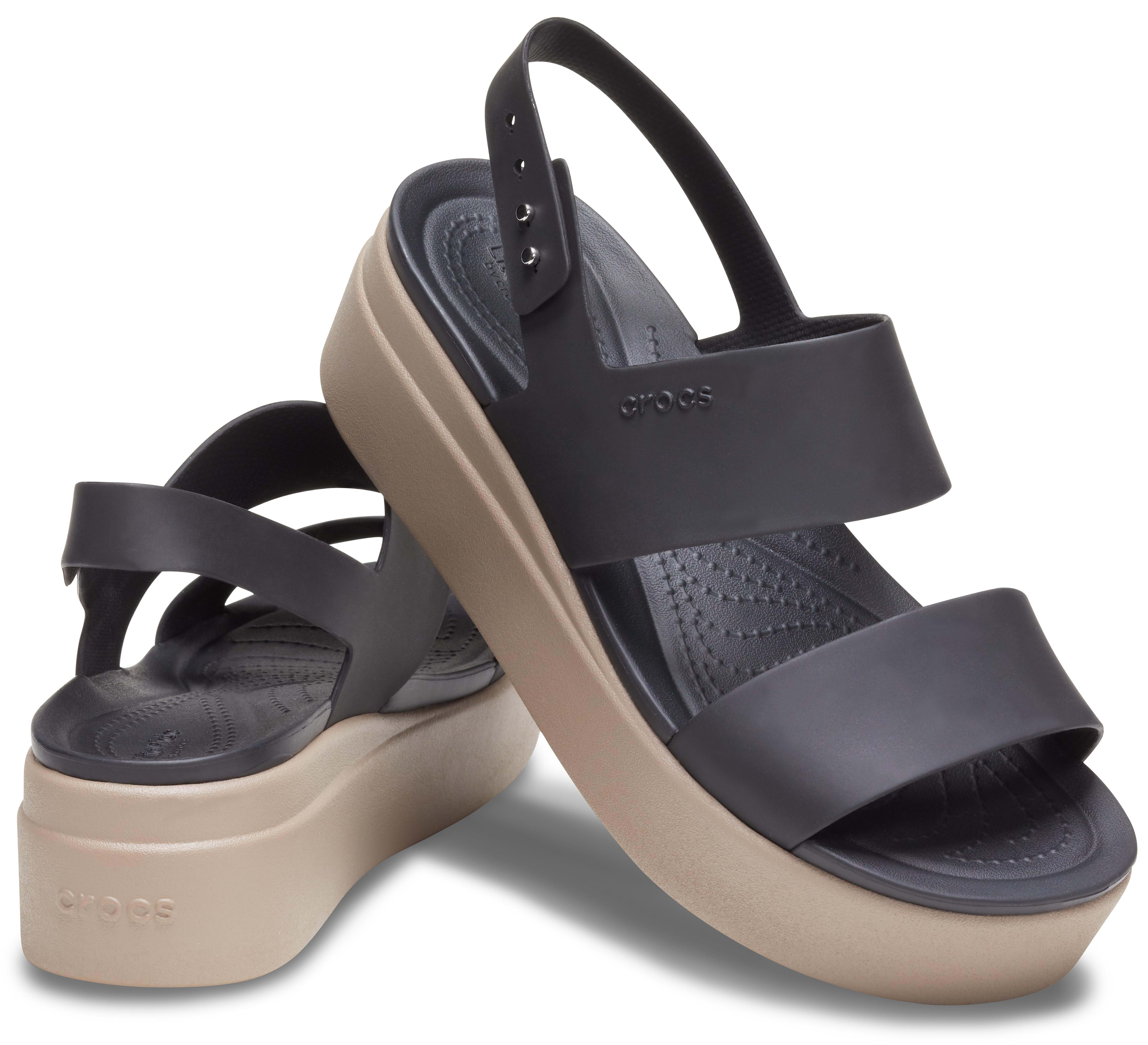 [�N���b�N�X����] �E�F�b�W�\�[�� WOMEN'S CROCS BROOKLYN LOW WEDGE �����Y�A�j���p �u���b�N/�� 24cm �N���b�N�X �u���b�N���� ���[ �E�F�b�W �E�B����