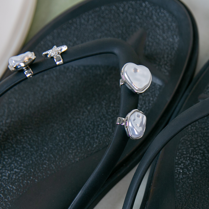 Baroque Pearl Sandal C Charm