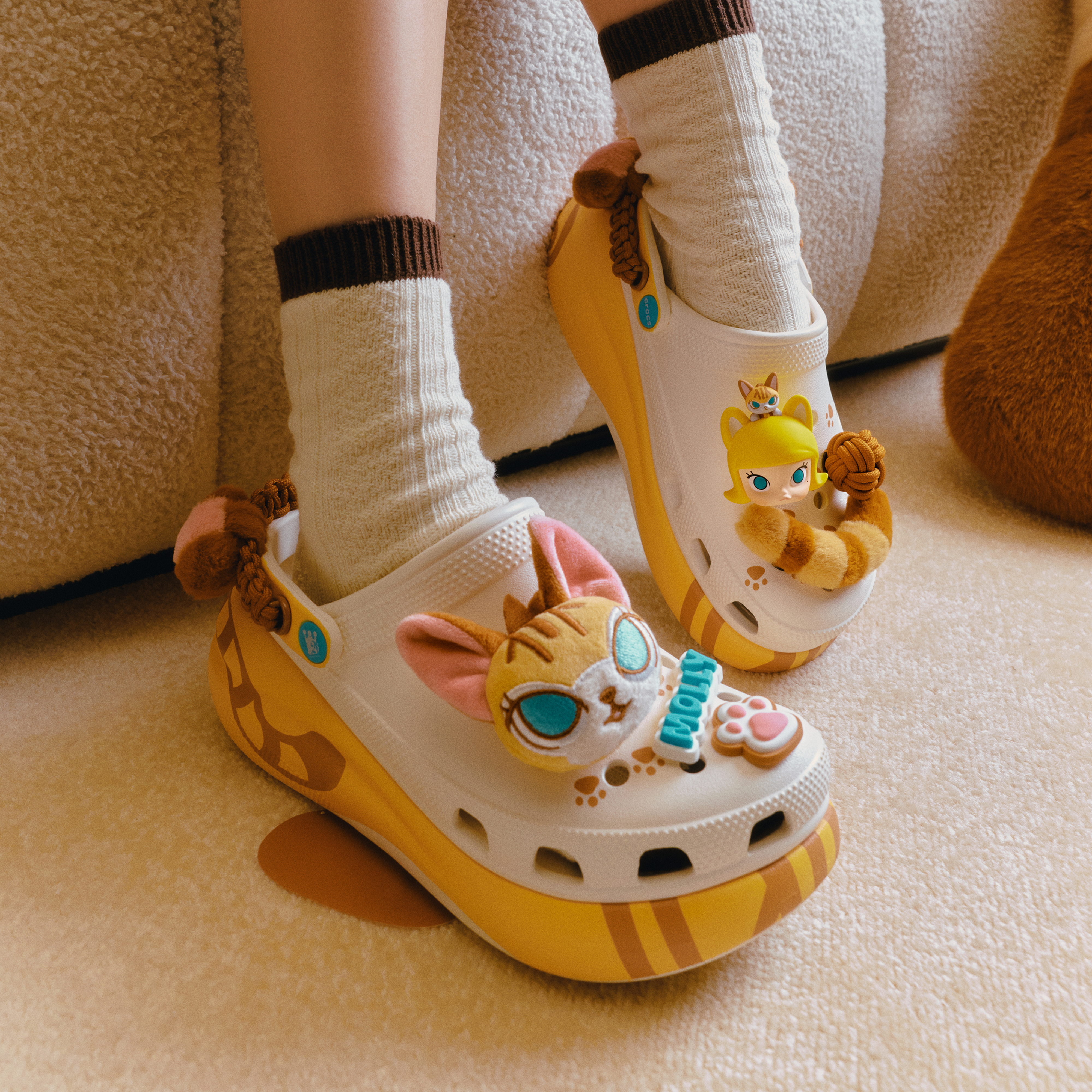 POP MART MOLLY Crush Clog