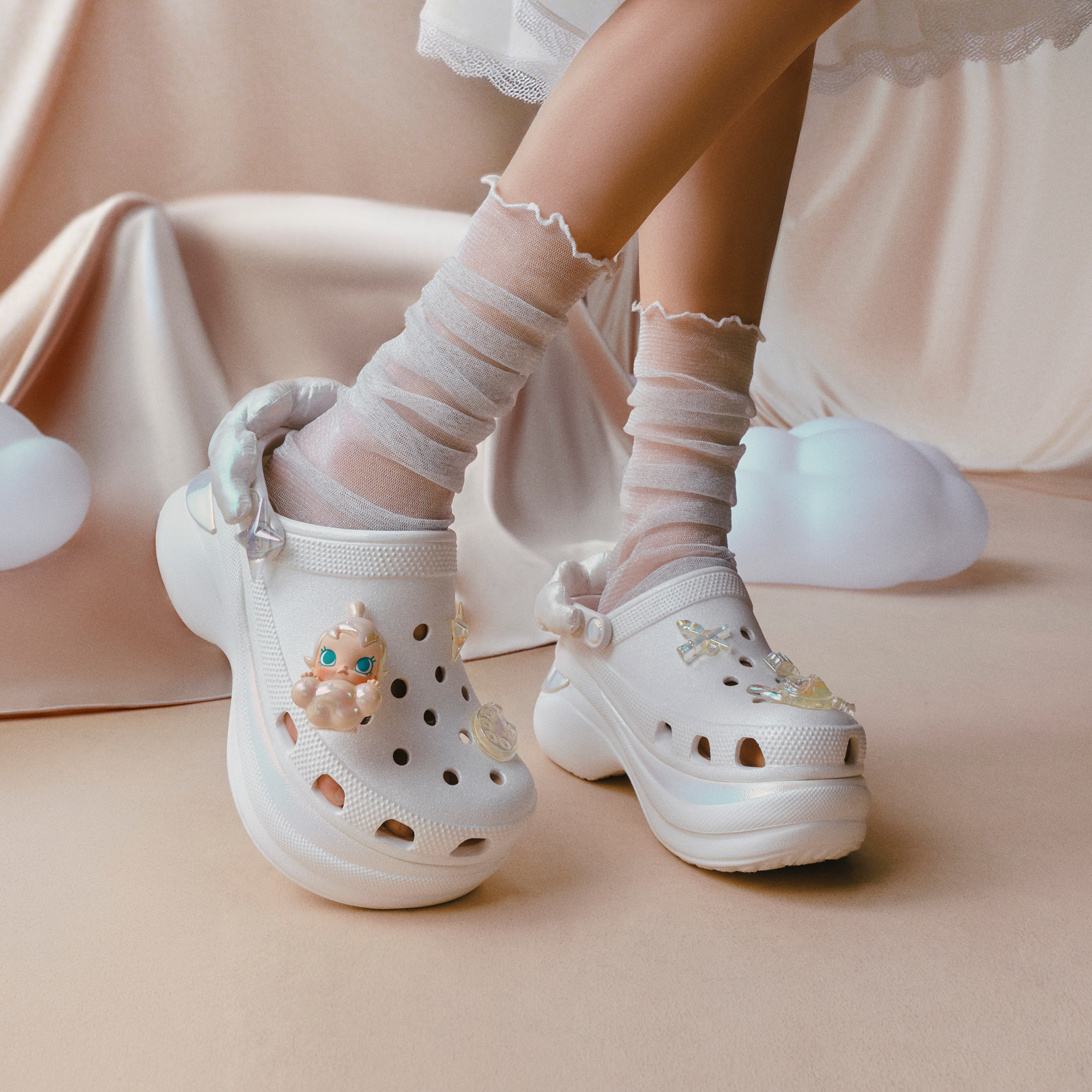 POP MART MOLLY Bae Clog