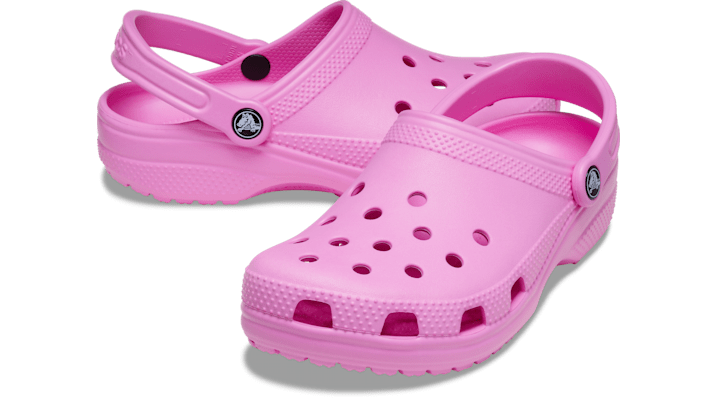 Carnation store pink crocs