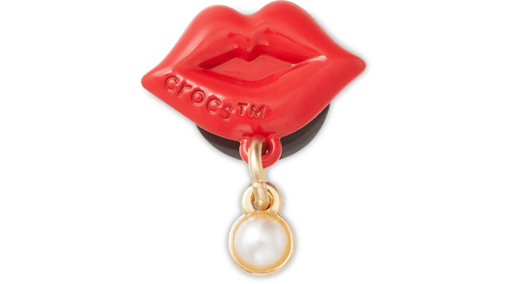 

Lips with Drop Pearl