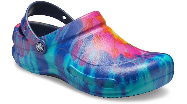 Crocs shoes for kitchen 2025