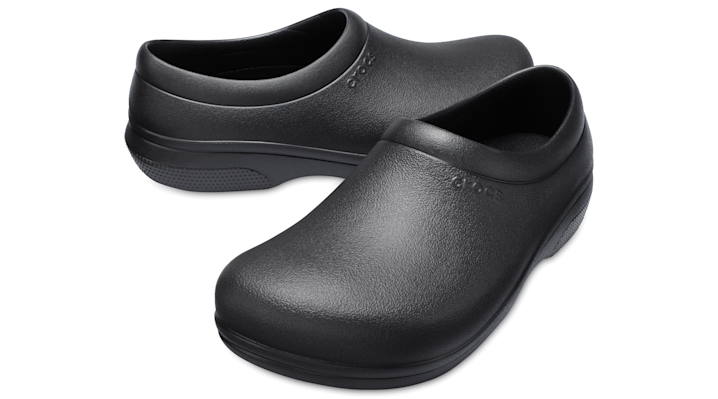 Black crocs for work store