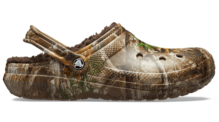 Crocs Classic Realtree Edge® Lined Clogs Unisex Chocolate / Chocolate - 205377-280