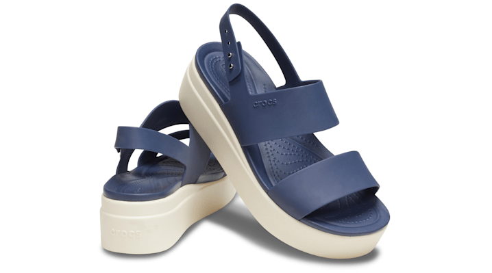 ＜クロックス公式＞ ★40%OFF！サンダル WOMEN'S CROCS BROOKLYN LOW WEDGE レディース、ウィメンズ、女性用 ブルー/青 25cm クロックス ブルックリン ロー ウェッジ ウィメン 40%OFF セール アウトレット