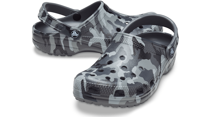 ＜クロックス公式＞ スライドサンダル CLASSIC CROCS TIE-DYE GRAPHIC SLIDE メンズ、レディース ホワイト/白 22cm クラシック クロックス タイダイ グラフィック スライド