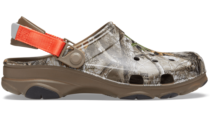 Crocs Khaki Realtree Edge All-terrain Clogs In Walnut
