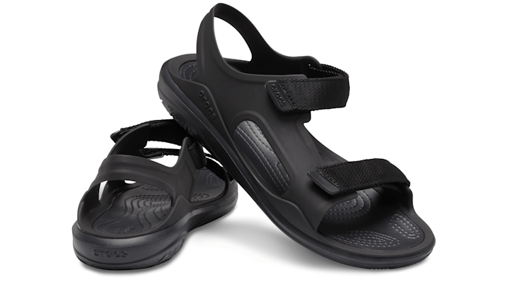 ＜クロックス公式＞ ★50%OFF！サンダル WOMEN'S SWIFTWATER™ EXPEDITION SANDAL レディース、ウィメンズ、女性用 ブラック/黒 23cm スウィフトウォーター エクスペディション モールデッド ウィメン 50%OFF セール アウトレット