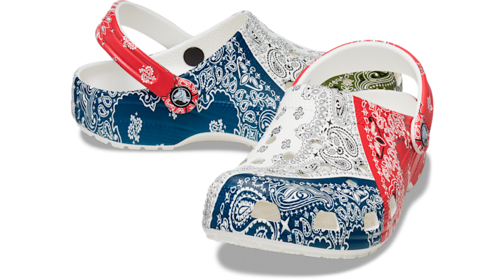 Crocs Classic Fleece Lined Clog Bandana White Red Blue Green - 206871-90H