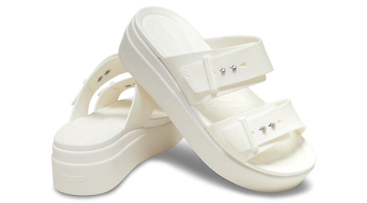 Crocs | Women | Brooklyn Buckle | Sandals | Chalk | - 207431-0WV