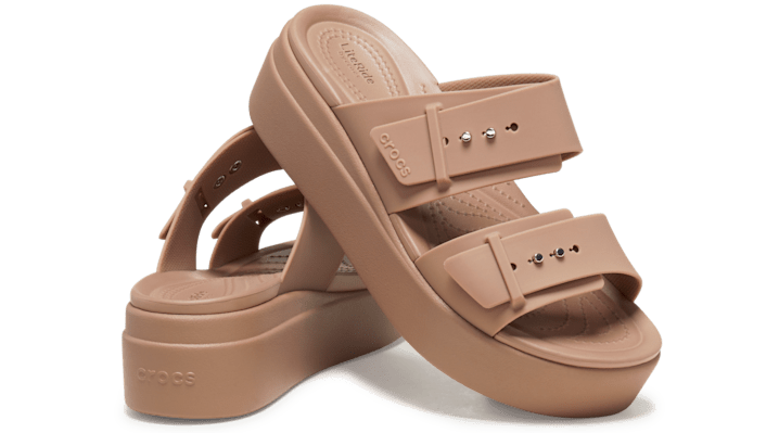 Crocs | Women | Brooklyn Buckle | Sandals | Latte | - 207431-2Q9