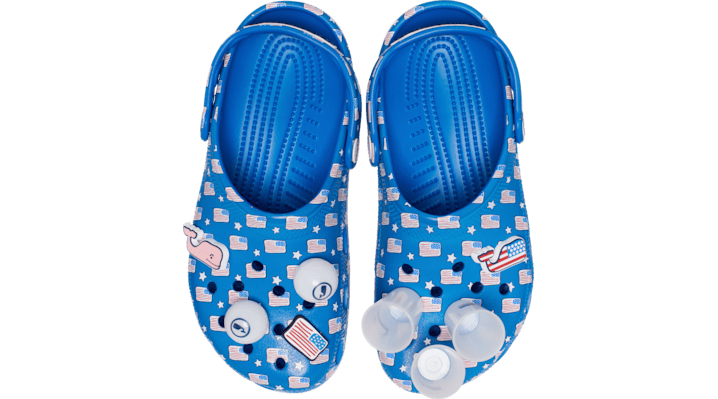 Crocs Vineyard Vines Classic Clog In Bright Cobalt