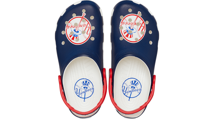 Image of Crocs MLB New York Yankees Classic Clog; White, W6/M4