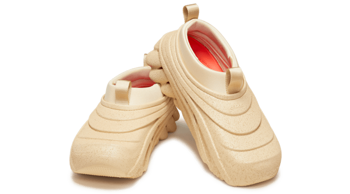 【関税込み】Crocs ベージュ Echo Storm Sandstorm スリッポン Crocs | Echo Sand Storm | Crocs