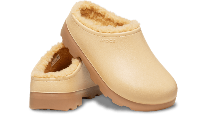 Crocs | Unisex | Dylan Lined | Clogs | Wheat | - 210060-209