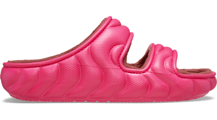 Shop Crocs Classic Cozzzy Overpuff Sandales Unisex Dragon Fruit 48