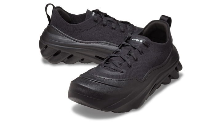 Crocs | Unisex | Echo Surge | Sneakers | Black / Black | - 210079-060