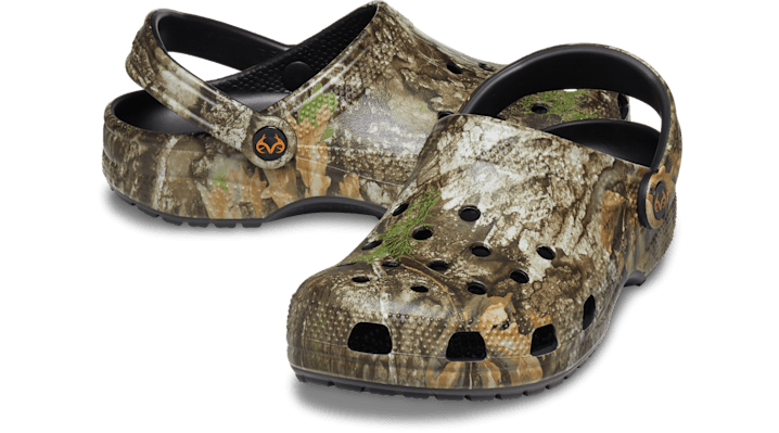 Crocs Men's Realtree Camo Classic Clog in Multi - 210099-90H