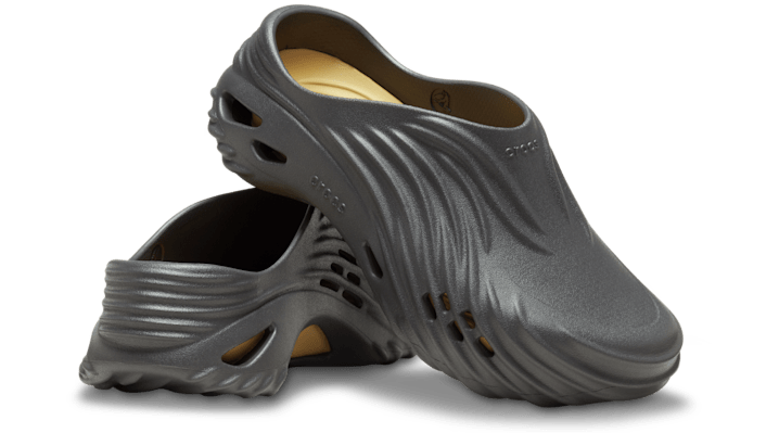 Crocs Men's Echo Wave in Black Sand - 210521-0LD