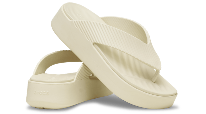 Crocs  Flip flops / Sandals (Shoes) Getaway Groove Platform Flip  (women) - 210700-0LH